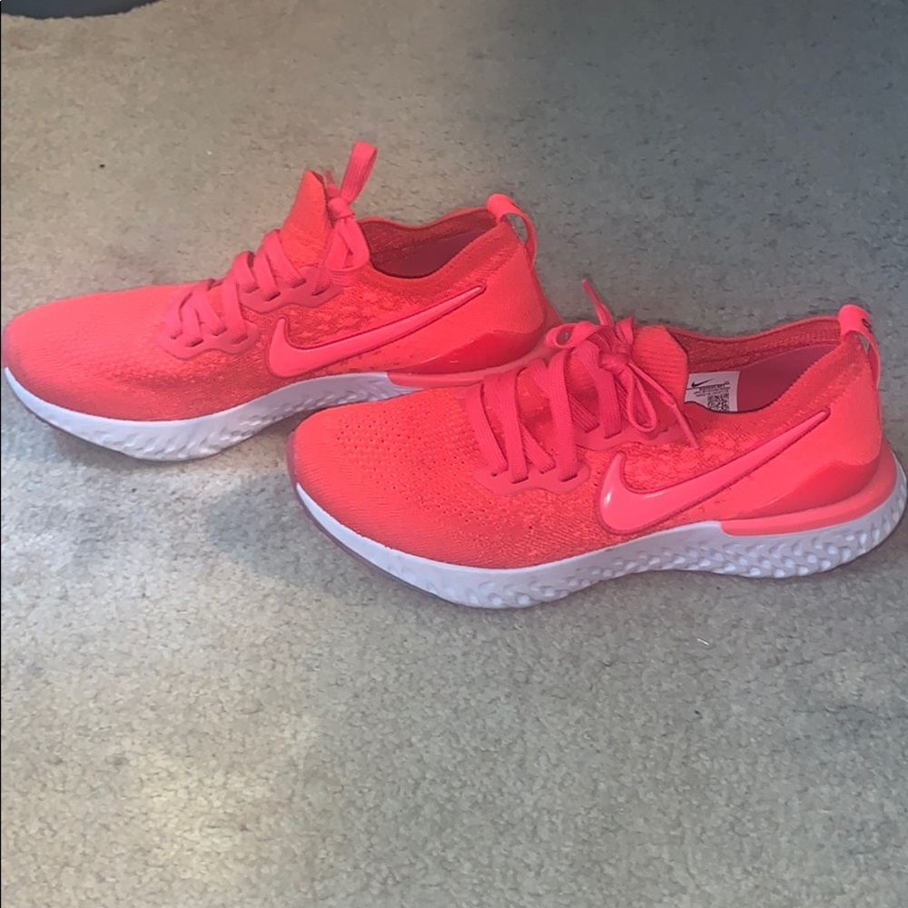 Nike tennis shoes
